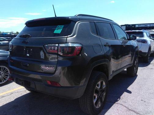 Granite Crystal Metallic Clearcoat 2018 Jeep Compass Trailhawk