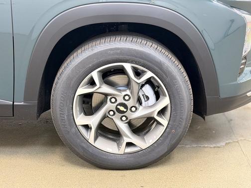 Cypress Gray 2026 Chevrolet Trax LT