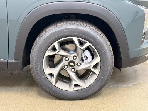 Cypress Gray 2026 Chevrolet Trax LT