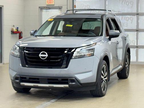 Boulder Gray Pearl 2023 Nissan Pathfinder Platinum 4WD