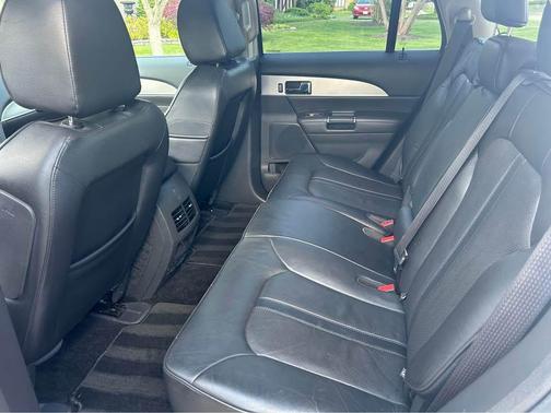 2015 Lincoln MKX Base