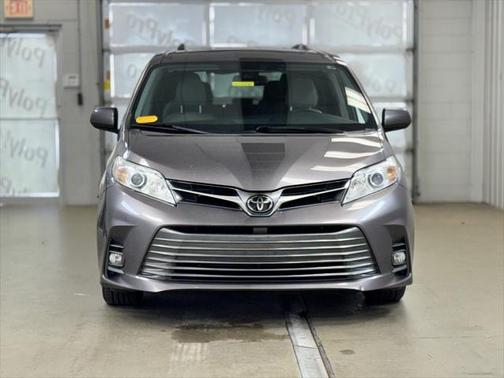 2020 Toyota Sienna XLE Premium