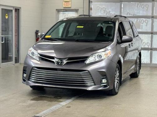 2020 Toyota Sienna XLE Premium