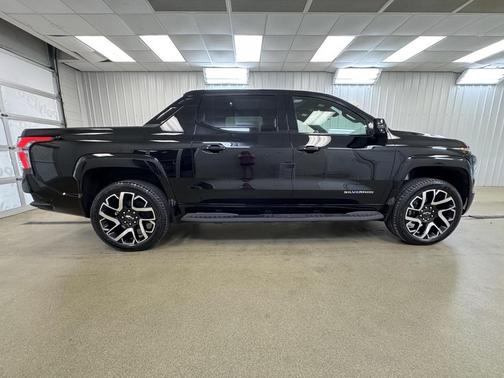 2024 Chevrolet Silverado EV First-Edition RST 4WD