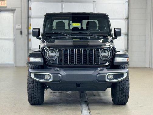 2024 Jeep Gladiator Sport S