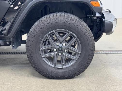 2024 Jeep Gladiator Sport S