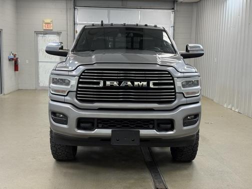2020 RAM 3500 Laramie Crew Cab 4x4 6'4' Box