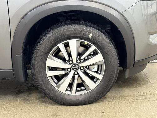 2025 Nissan Pathfinder SL 4WD