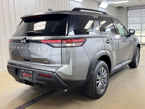 2025 Nissan Pathfinder SV 4WD