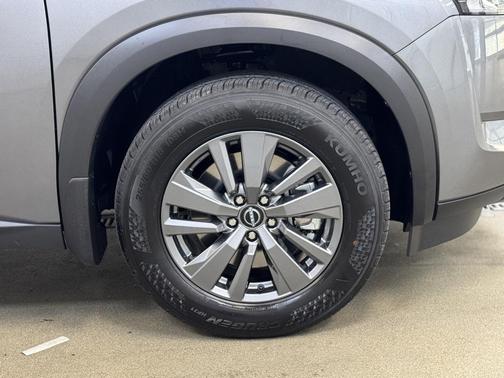 2025 Nissan Pathfinder SV 4WD