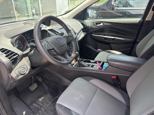 Ruby Red Metallic Tinted Clearcoat 2017 Ford Escape SE