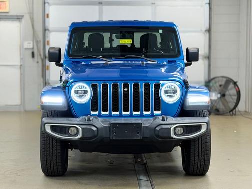 Hydro Blue Pearlcoat 2020 Jeep Gladiator Overland