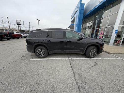 2024 Chevrolet Traverse LT
