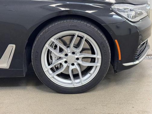 2018 BMW 750 i xDrive