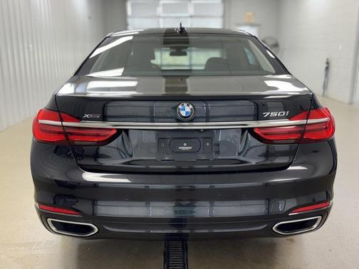 2018 BMW 750 i xDrive