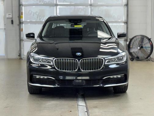 2018 BMW 750 i xDrive