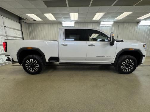 2025 GMC Sierra 3500 Denali
