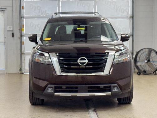 2022 Nissan Pathfinder SL 4WD