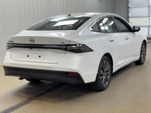 Aspen White Tricoat 2026 Nissan Sentra SL