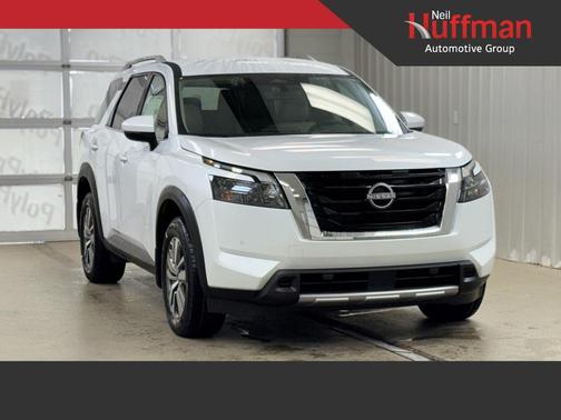 2025 Nissan Pathfinder SL 4WD