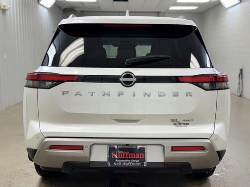 2025 Nissan Pathfinder SL 4WD