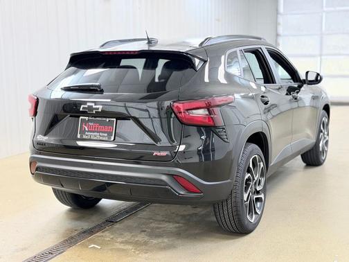 Mosaic Black Metallic 2026 Chevrolet Trax 2RS