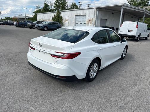 Ice 2025 Toyota Camry LE