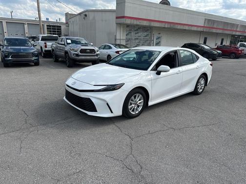 Ice 2025 Toyota Camry LE