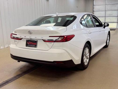 Ice 2025 Toyota Camry LE