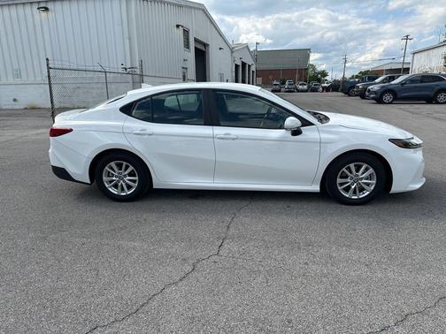 Ice 2025 Toyota Camry LE