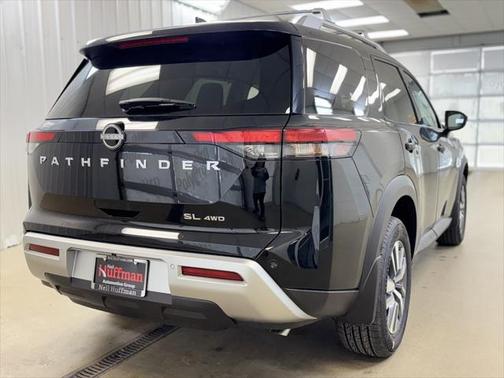 2025 Nissan Pathfinder SL 4WD