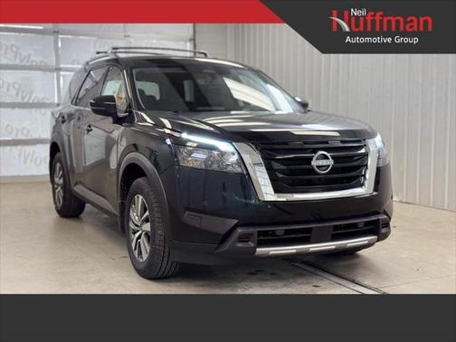2025 Nissan Pathfinder SL 4WD