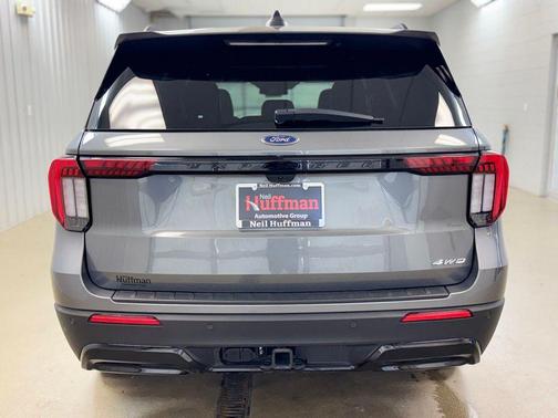 Carbonized Gray Metallic 2025 Ford Explorer ST-Line