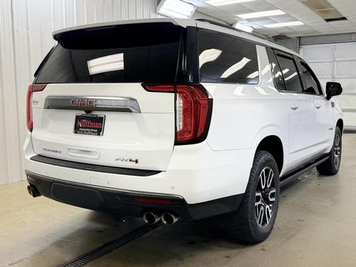 2022 GMC Yukon XL 4WD AT4