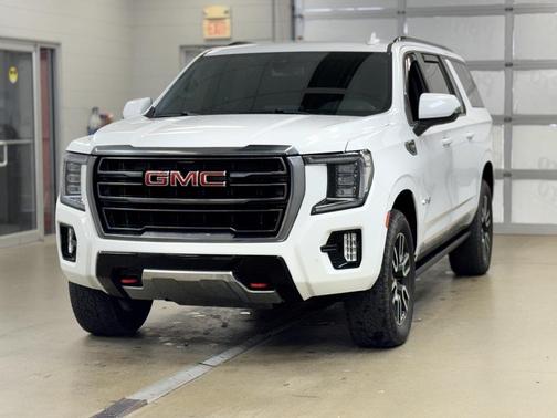 2022 GMC Yukon XL 4WD AT4