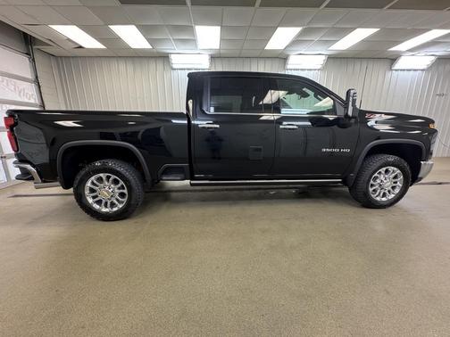 2025 Chevrolet Silverado 3500 LTZ