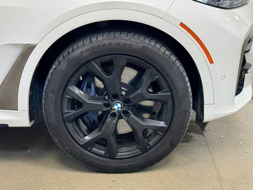 White Metallic 2020 BMW X7 M50i