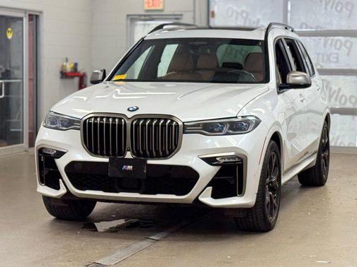 White Metallic 2020 BMW X7 M50i
