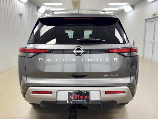 2025 Nissan Pathfinder SL 4WD