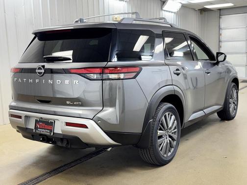 2025 Nissan Pathfinder SL 4WD