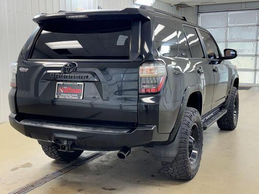 Midnight Black Metallic 2019 Toyota 4Runner SR5