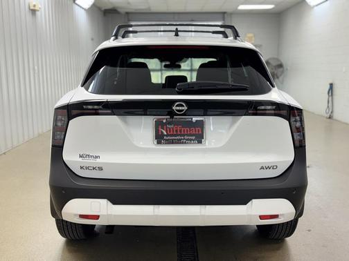 2026 Nissan Kicks SV