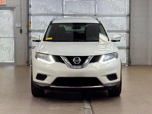 Moonlight White 2014 Nissan Rogue SV