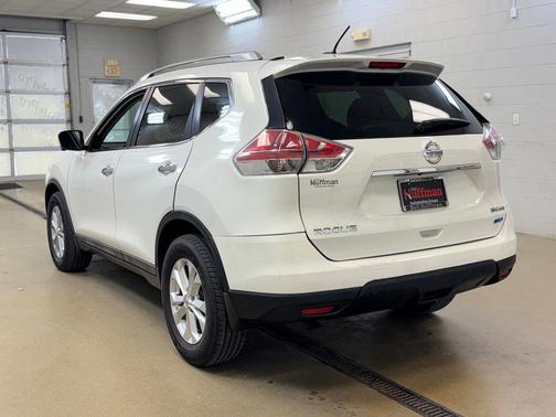 Moonlight White 2014 Nissan Rogue SV
