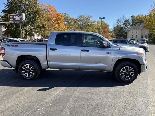 2017 Toyota Tundra SR5