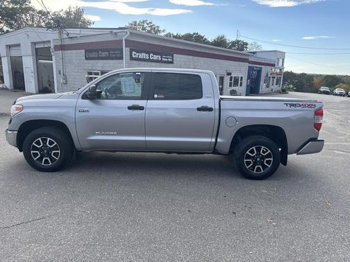 2017 Toyota Tundra SR5