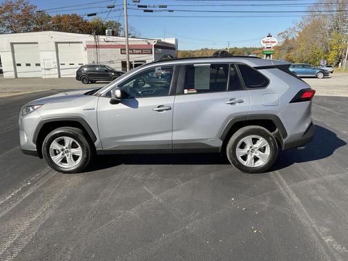 2021 Toyota RAV4 Hybrid XLE