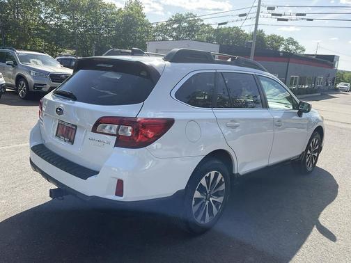 Crystal White Pearl 2017 Subaru Outback 2.5i Limited