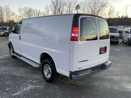 2024 Chevrolet Express 2500 RWD 2500 Regular Wheelbase WT