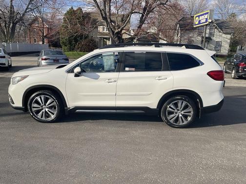 Crystal White Pearl 2019 Subaru Ascent Limited 7-Passenger